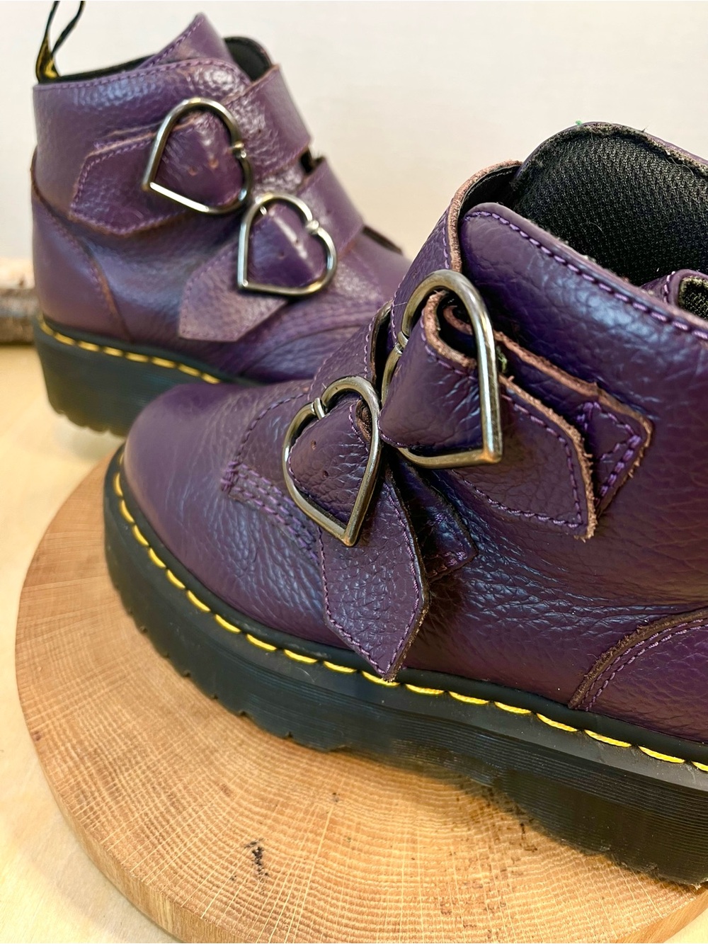 Dr. Martens Devon Heart Blackcurrant Purple Leather Platform Buckle Boots Size 6